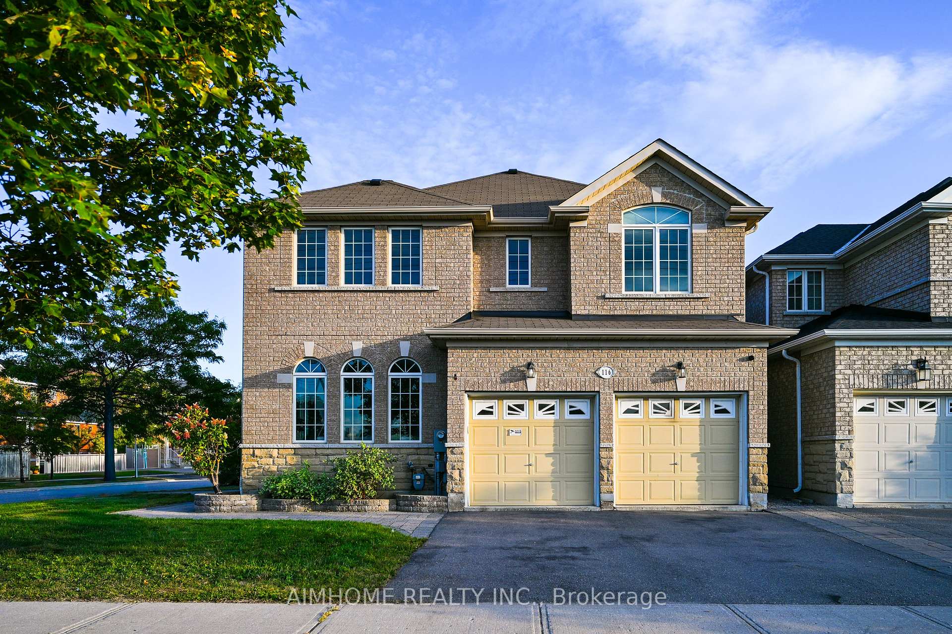 Photo 4 of 116 Landsdown Crescent, Markham, Wismer — HOMEH