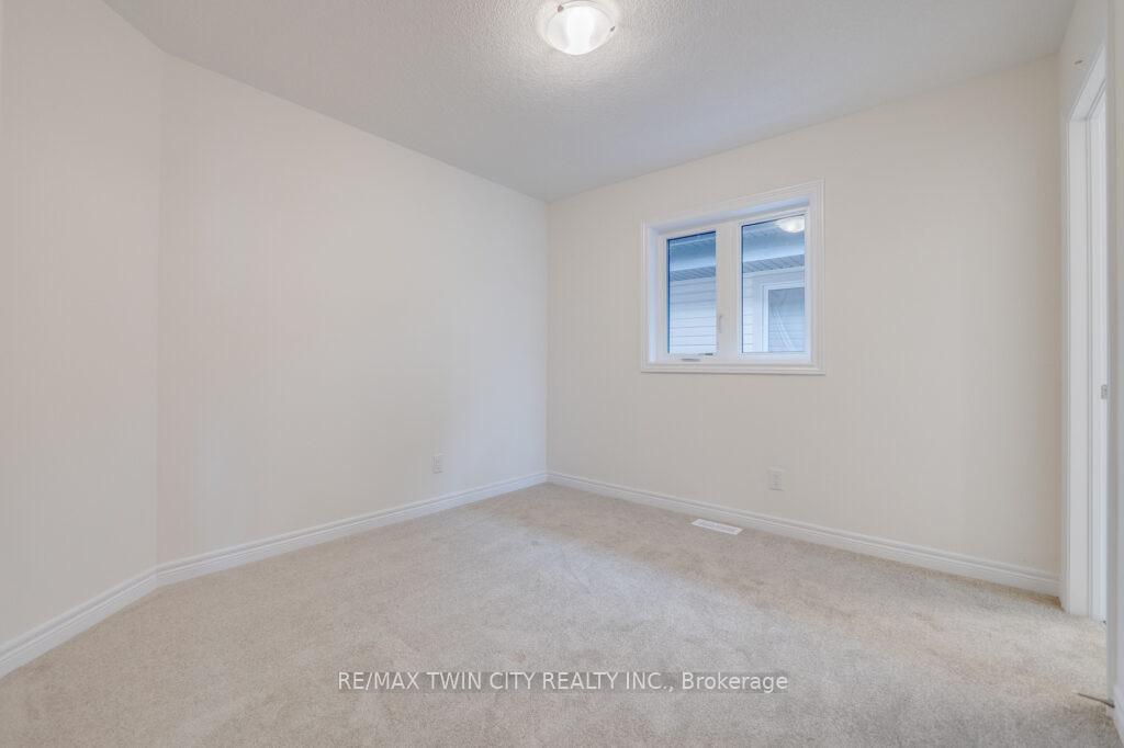 Photo 12 of 284 Broadacre Drive, Kitchener — HOMEH