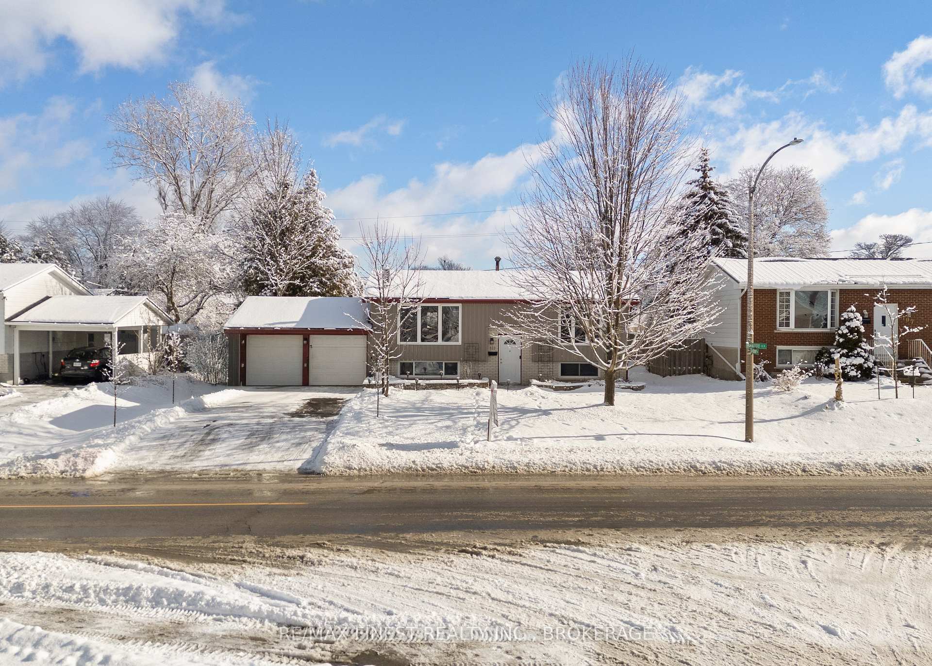 Photo 2 of 111 Manitou Crescent, Loyalist, Amherstview — HOMEH
