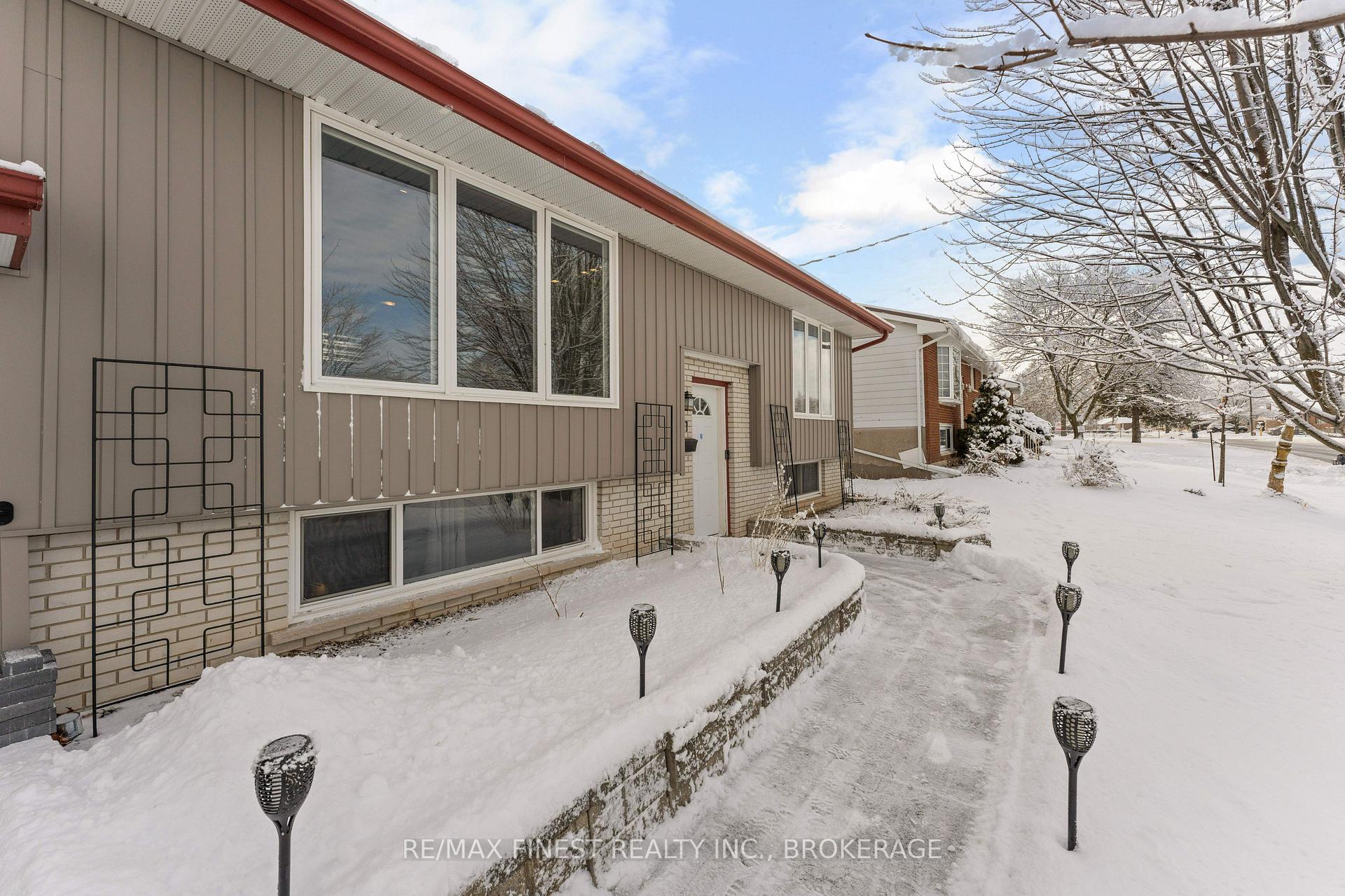 Photo 4 of 111 Manitou Crescent, Loyalist, Amherstview — HOMEH