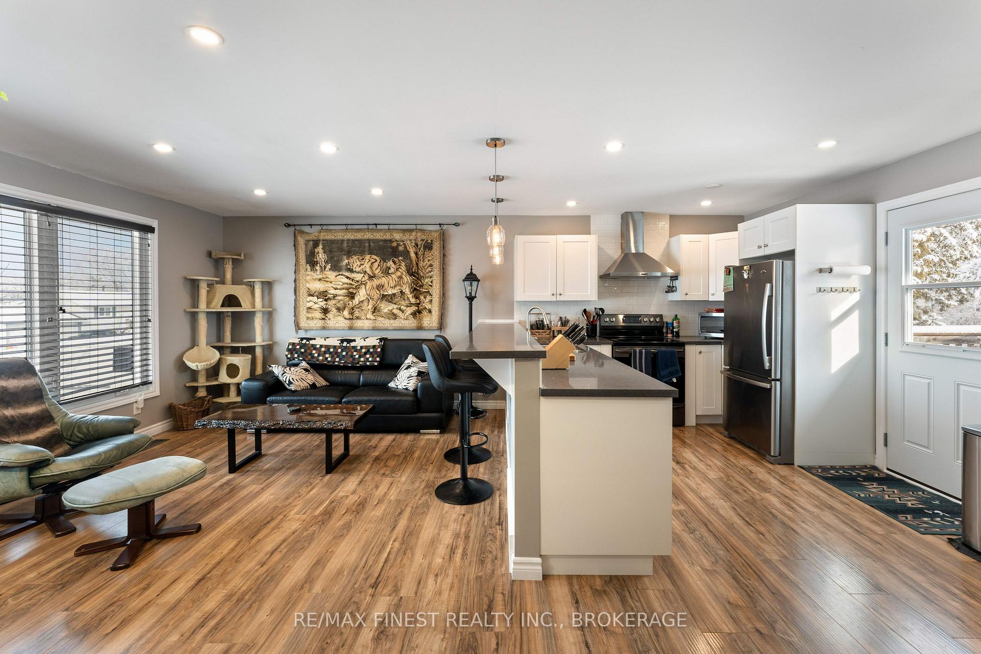 Photo 6 of 111 Manitou Crescent, Loyalist, Amherstview — HOMEH