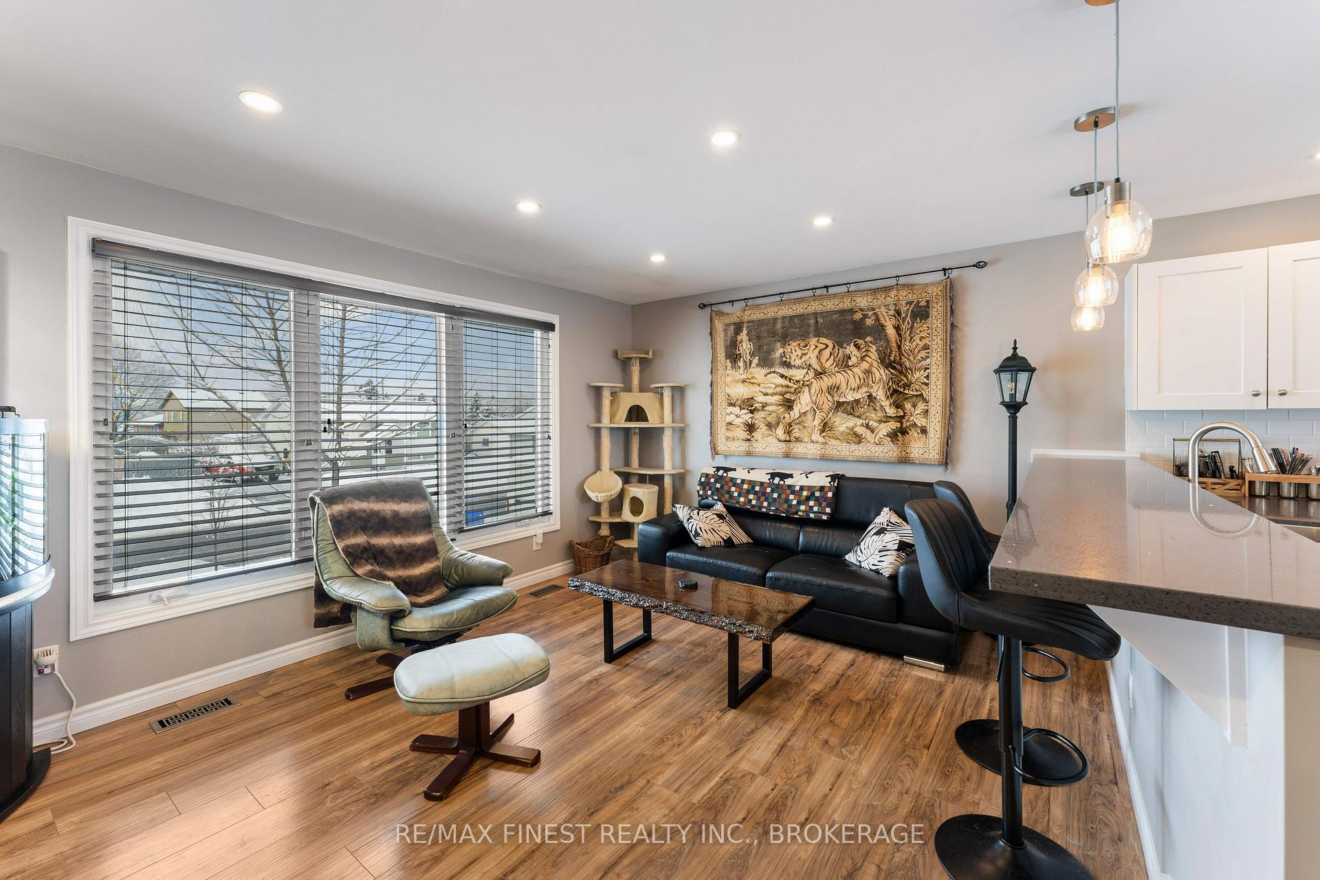 Photo 7 of 111 Manitou Crescent, Loyalist, Amherstview — HOMEH