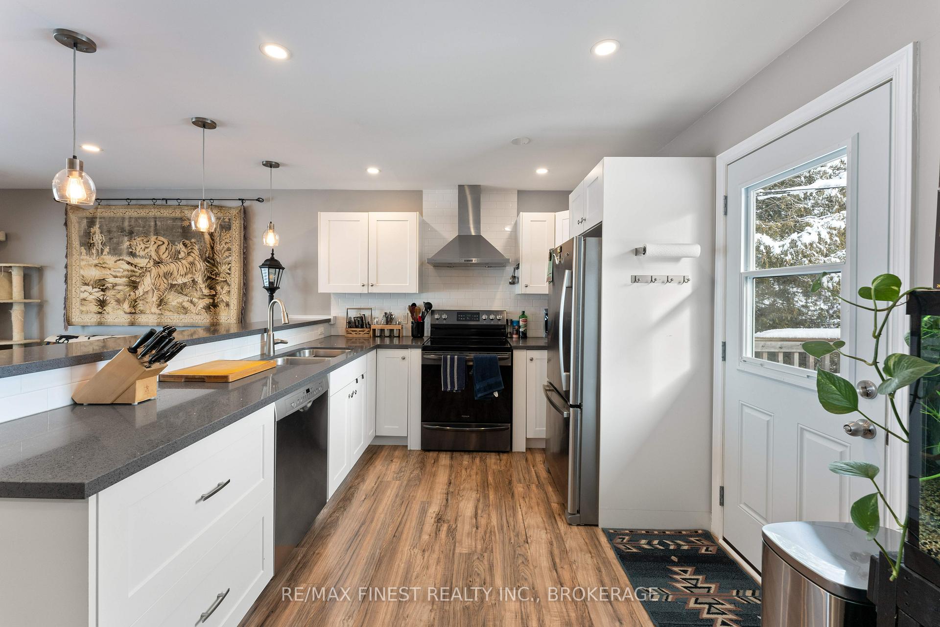 Photo 9 of 111 Manitou Crescent, Loyalist, Amherstview — HOMEH