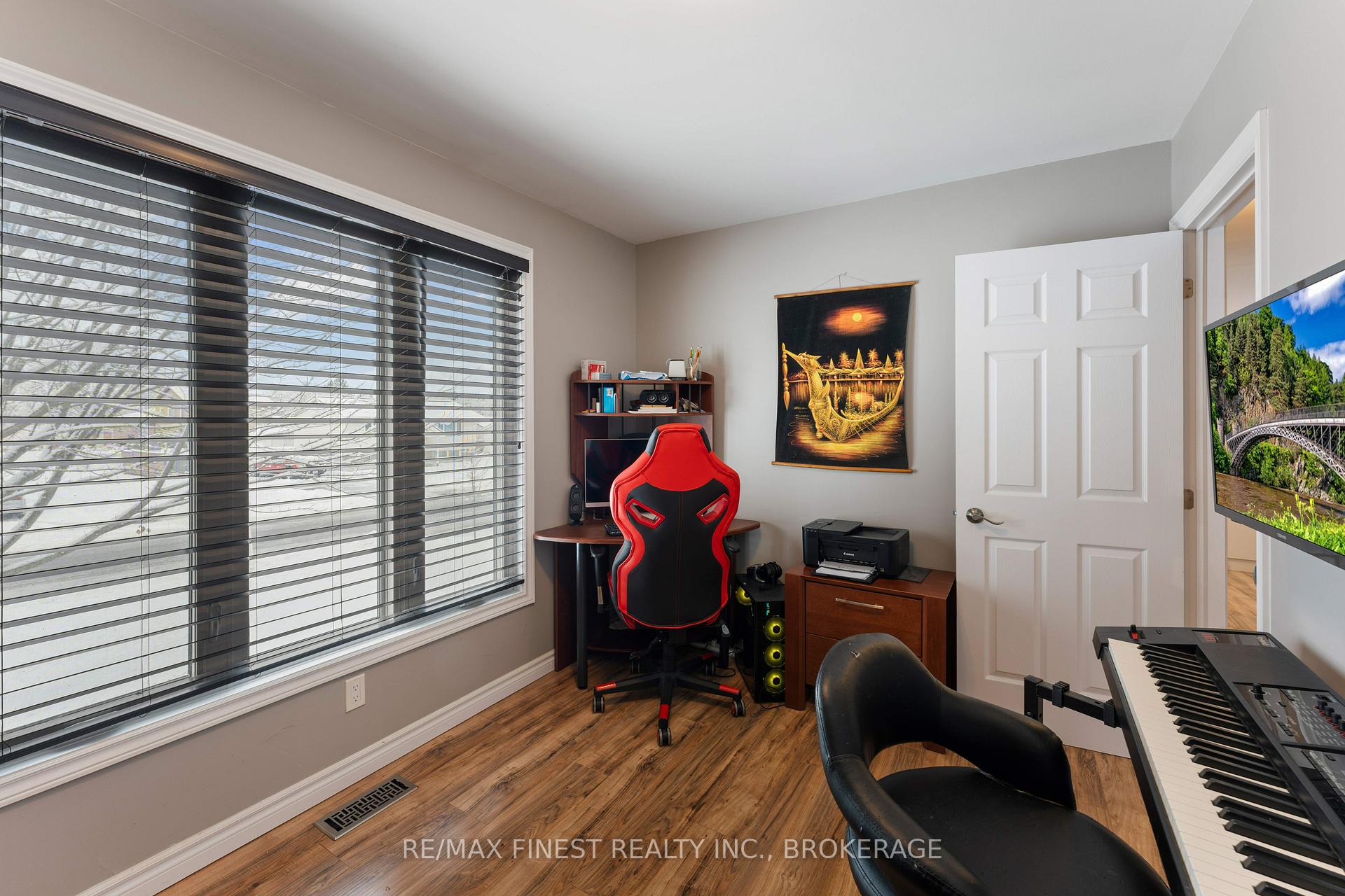 Photo 18 of 111 Manitou Crescent, Loyalist, Amherstview — HOMEH
