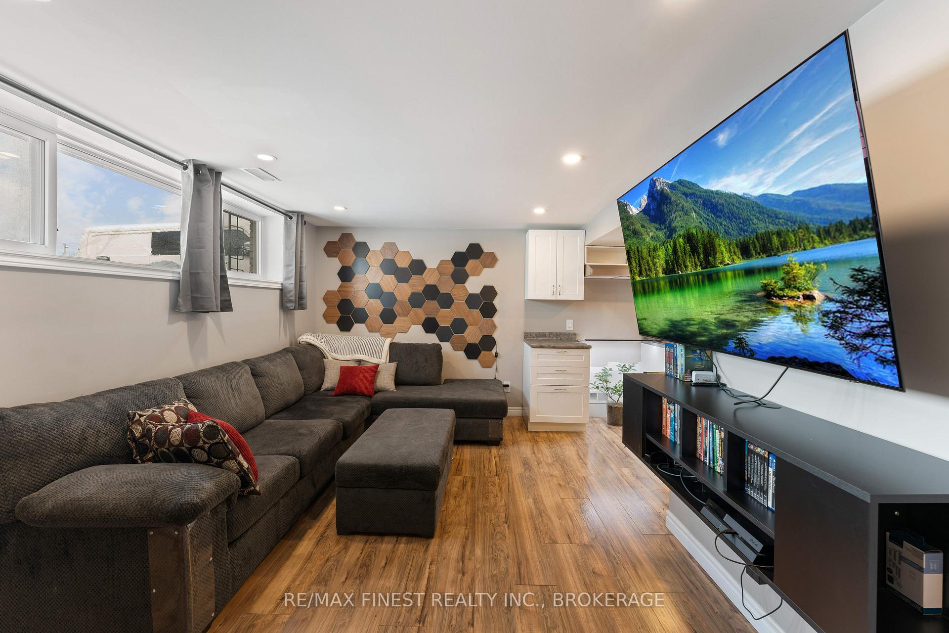 Photo 29 of 111 Manitou Crescent, Loyalist, Amherstview — HOMEH
