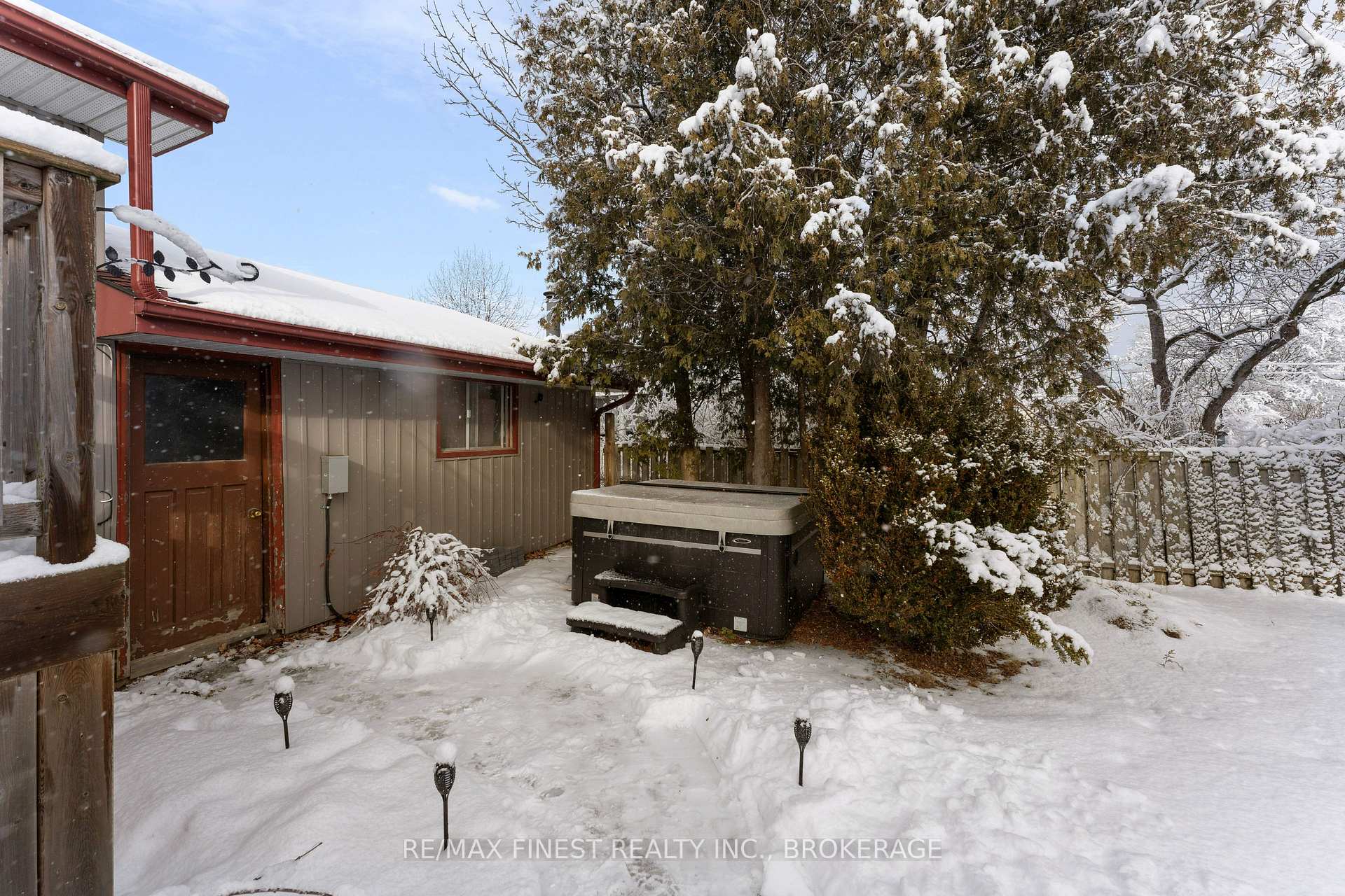 Photo 34 of 111 Manitou Crescent, Loyalist, Amherstview — HOMEH