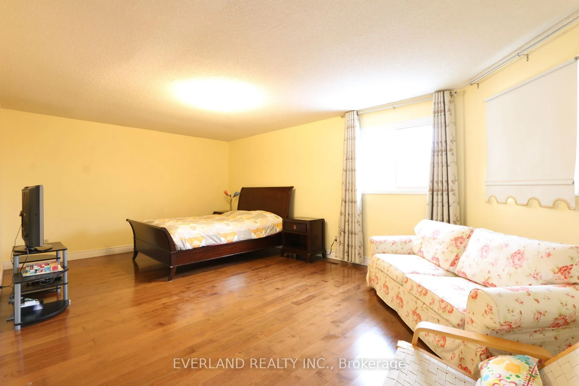Photo 8 of 28 Bauer Crescent, Markham, Unionville — HOMEH