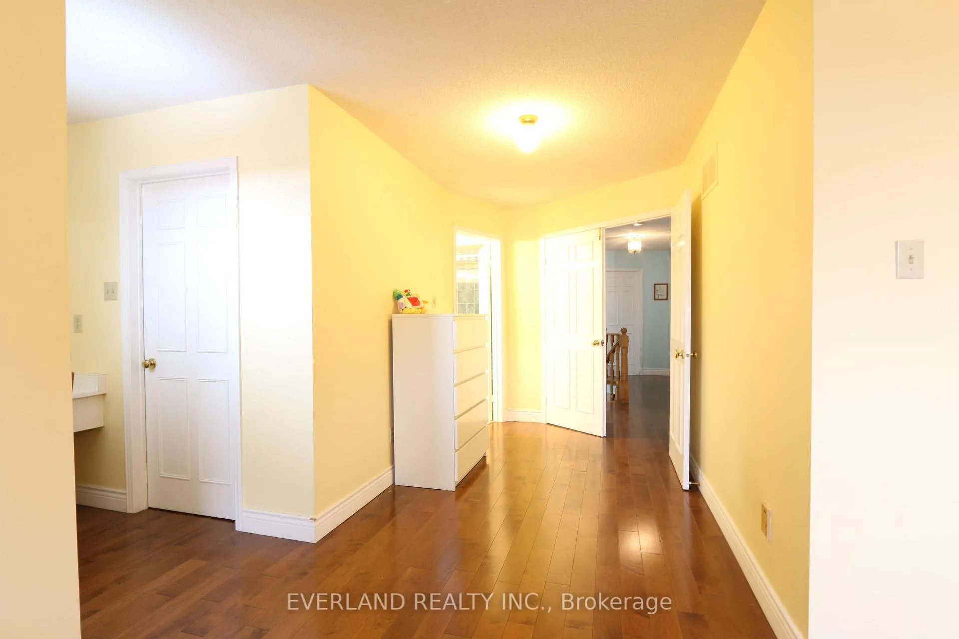 Photo 17 of 28 Bauer Crescent, Markham, Unionville — HOMEH