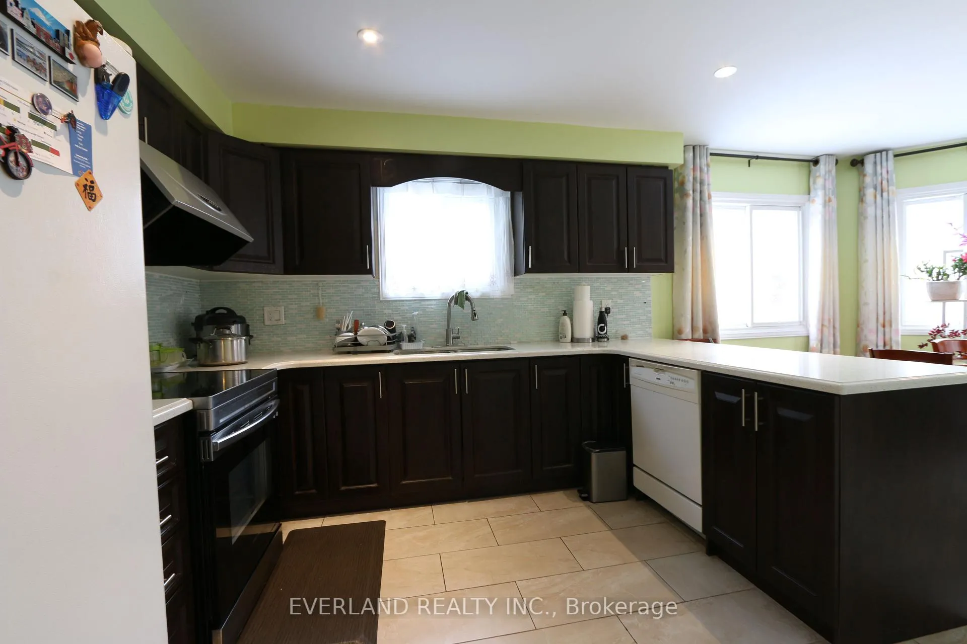 Photo 25 of 28 Bauer Crescent, Markham, Unionville — HOMEH