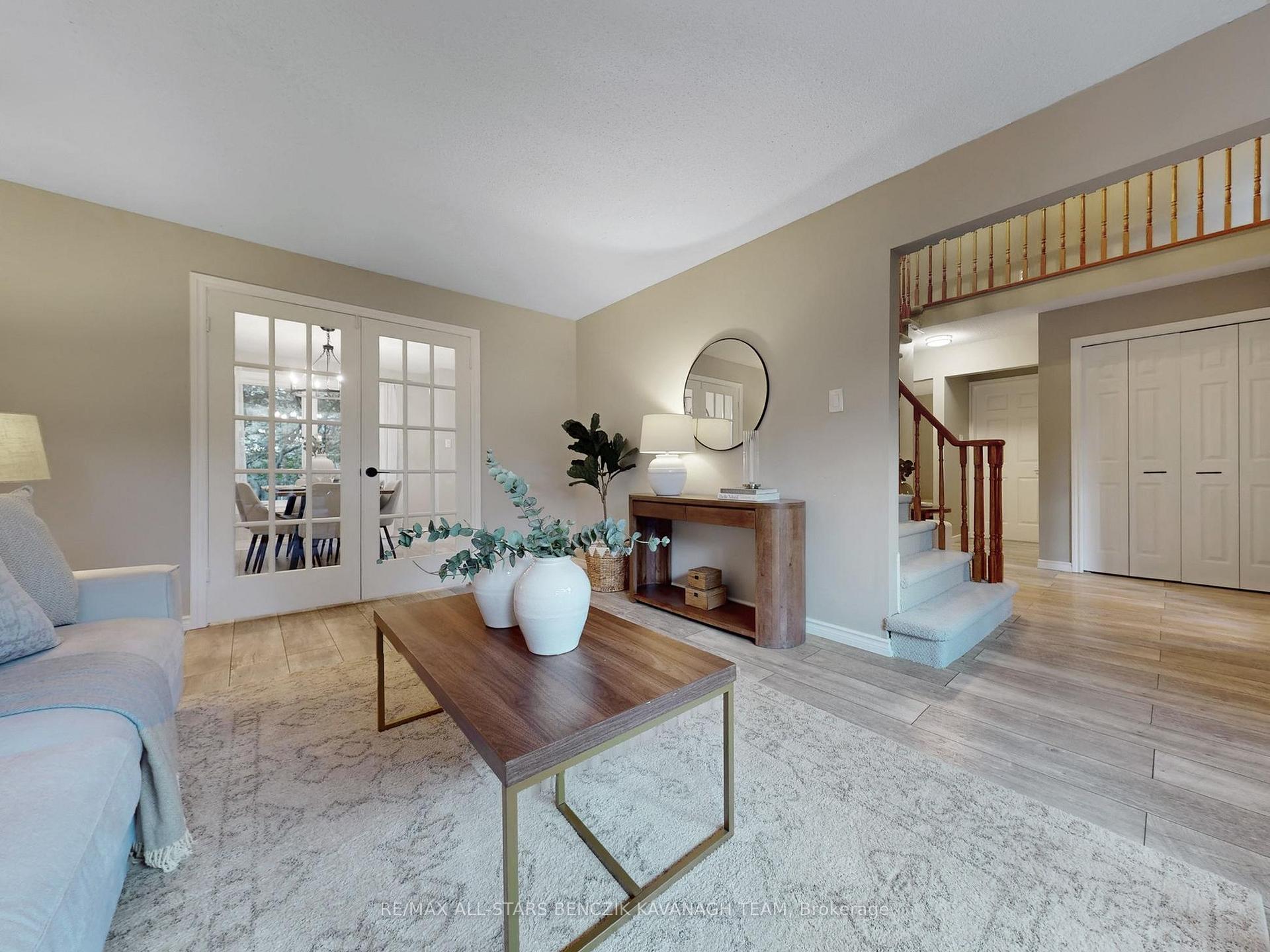 Photo 3 of 27 Grove Road, Markham, Markham Village — HOMEH