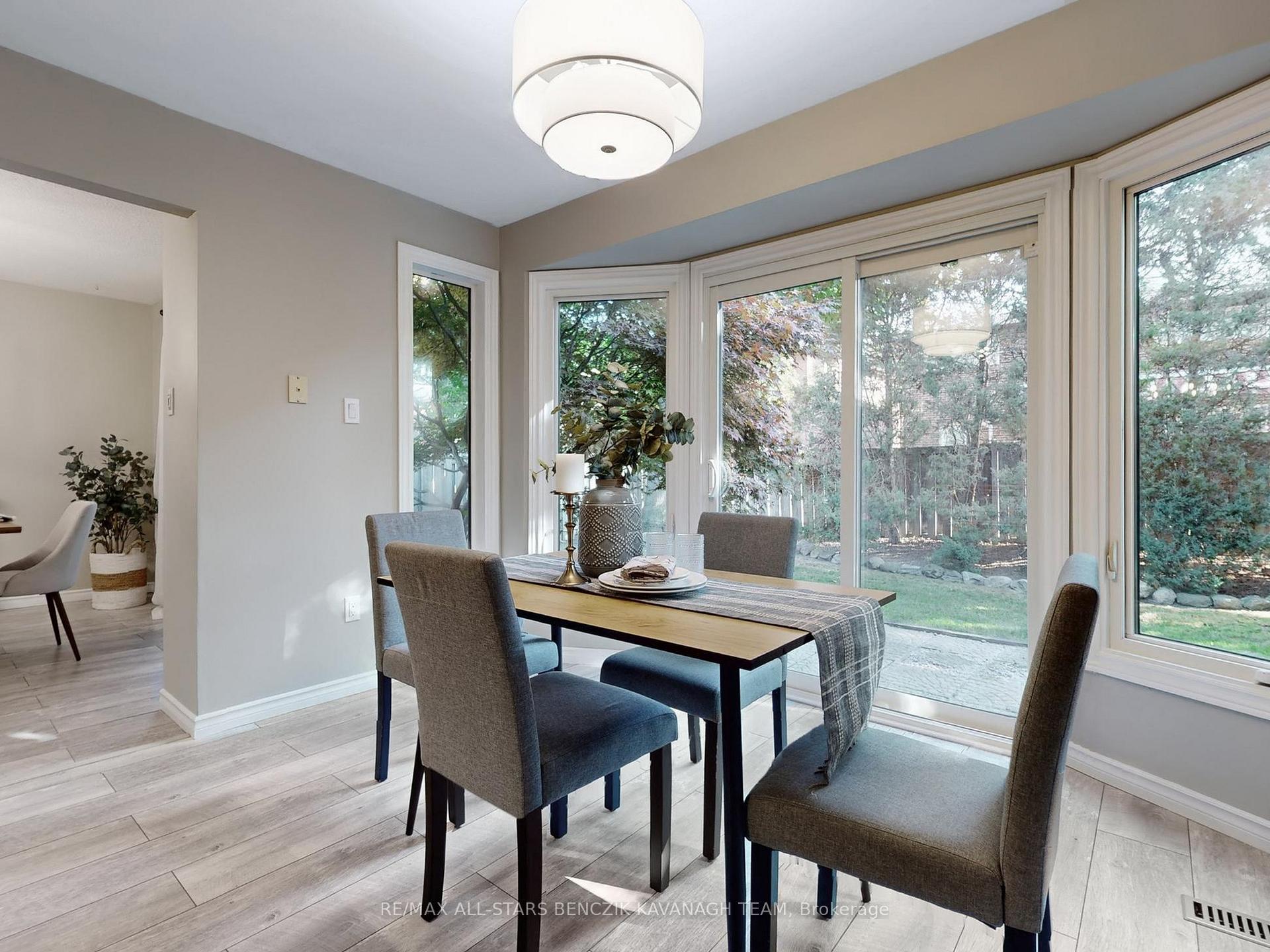 Photo 11 of 27 Grove Road, Markham, Markham Village — HOMEH