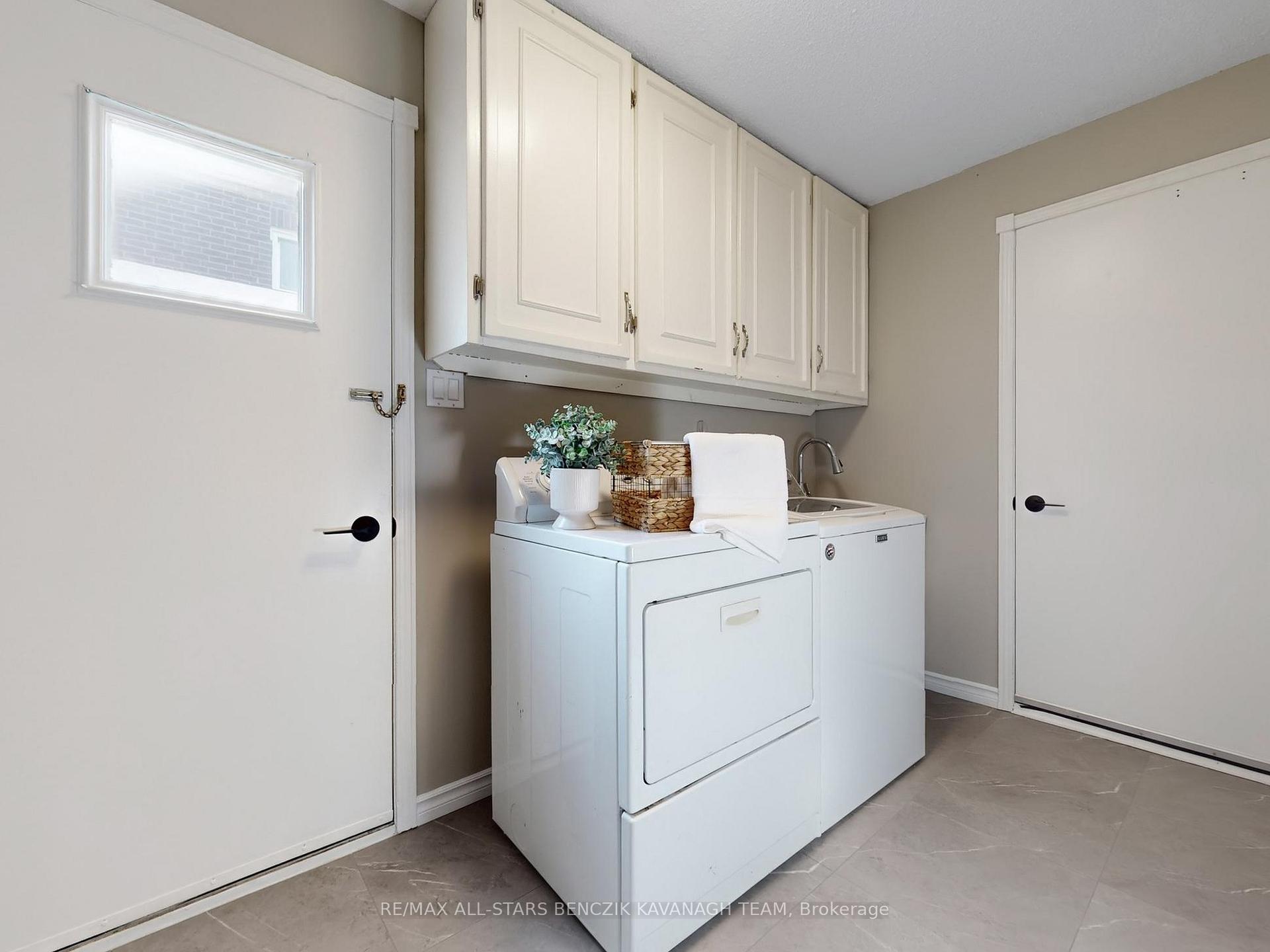 Photo 14 of 27 Grove Road, Markham, Markham Village — HOMEH