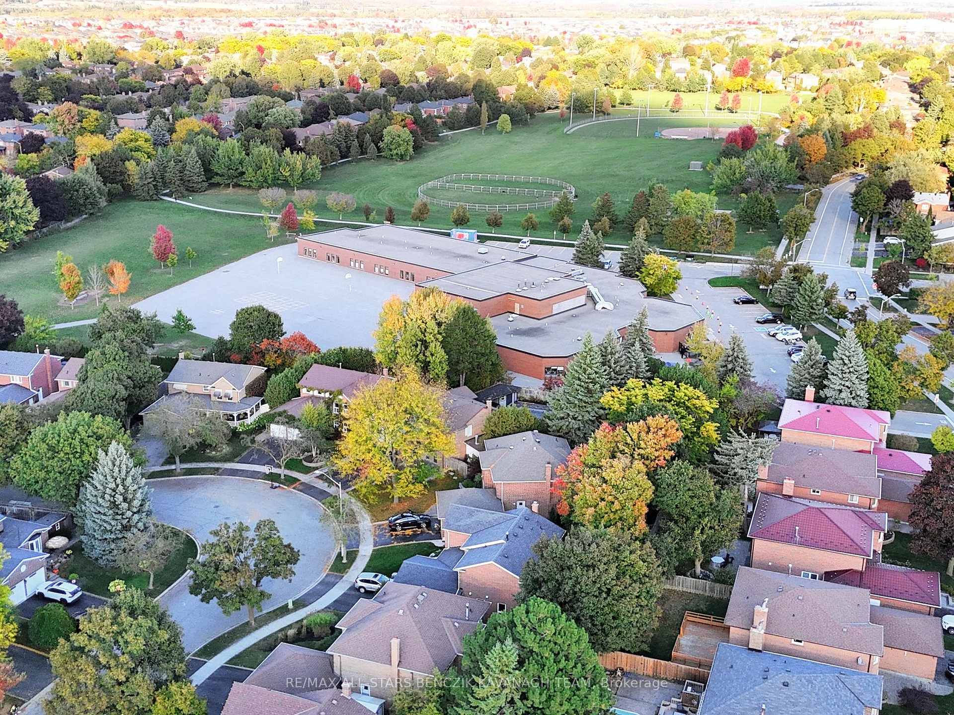 Photo 28 of 27 Grove Road, Markham, Markham Village — HOMEH