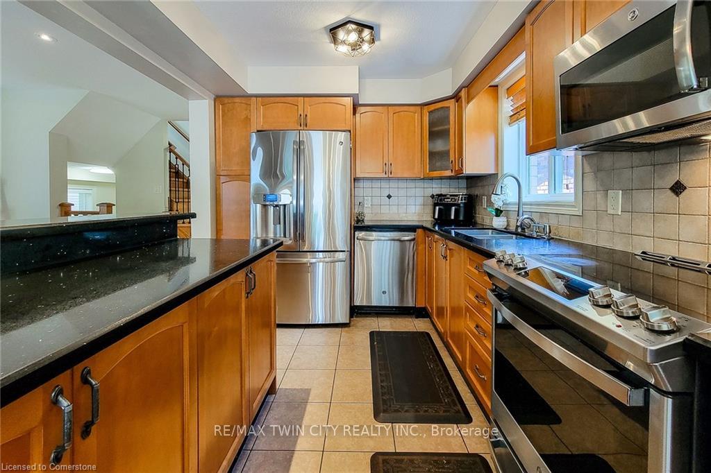 Photo 10 of 565 Isaiah Crescent, Kitchener — HOMEH