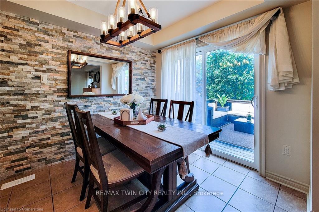 Photo 11 of 565 Isaiah Crescent, Kitchener — HOMEH