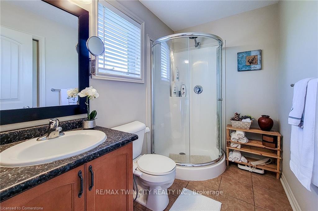 Photo 16 of 565 Isaiah Crescent, Kitchener — HOMEH