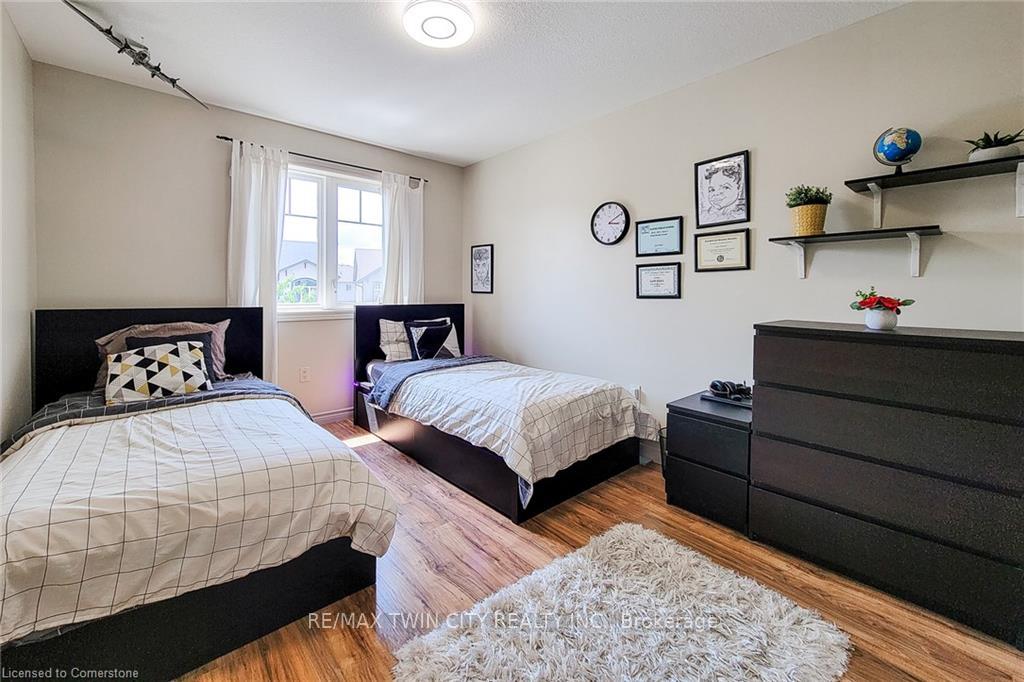 Photo 17 of 565 Isaiah Crescent, Kitchener — HOMEH