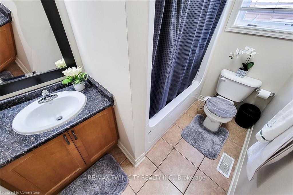 Photo 19 of 565 Isaiah Crescent, Kitchener — HOMEH
