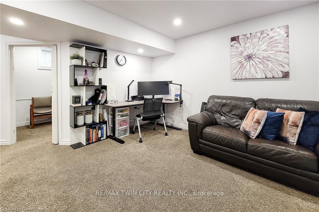 Photo 22 of 565 Isaiah Crescent, Kitchener — HOMEH