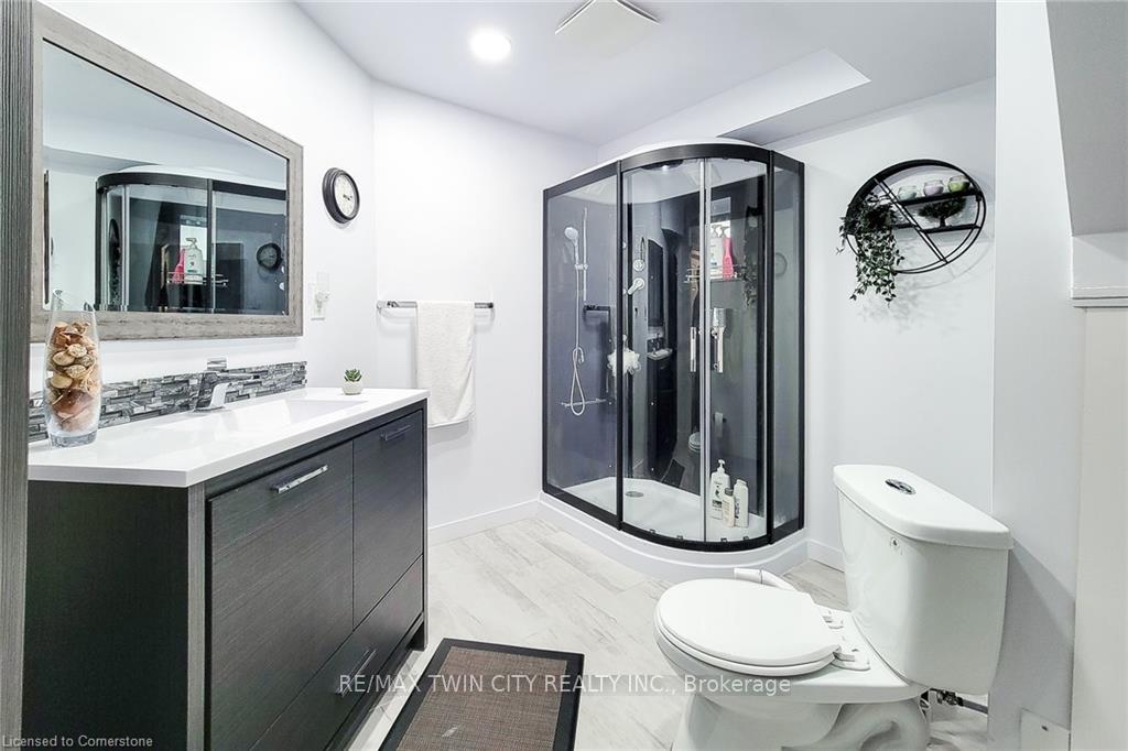 Photo 23 of 565 Isaiah Crescent, Kitchener — HOMEH