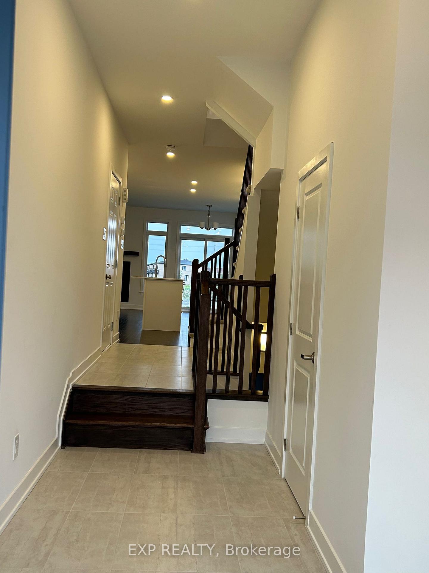 Photo 3 of 307 Monticello Avenue, Ottawa, Kanata - Emerald Meadows/Trailwest — HOMEH