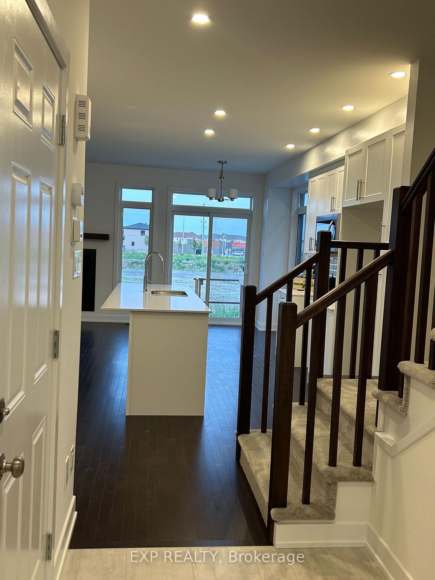 Photo 4 of 307 Monticello Avenue, Ottawa, Kanata - Emerald Meadows/Trailwest — HOMEH