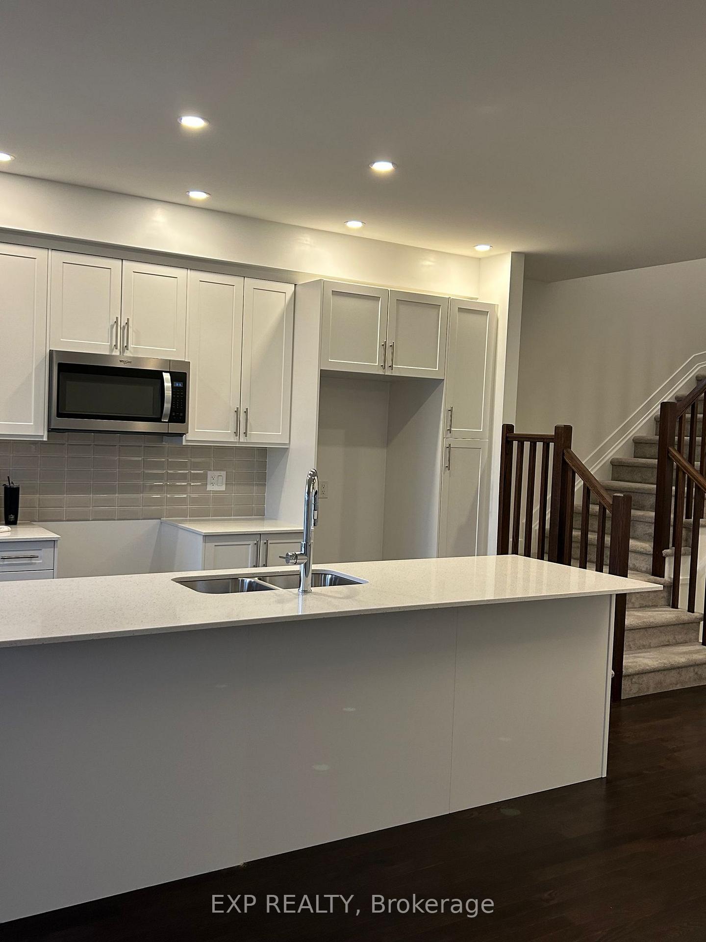 Photo 5 of 307 Monticello Avenue, Ottawa, Kanata - Emerald Meadows/Trailwest — HOMEH