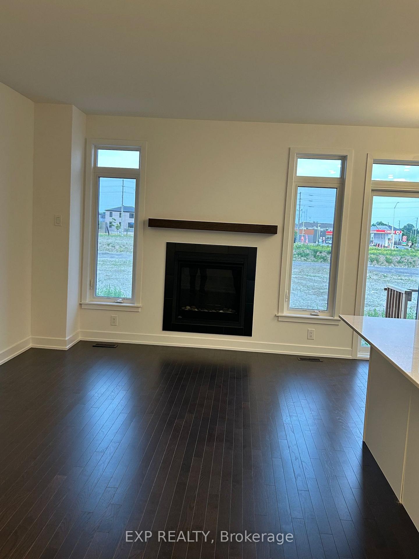 Photo 7 of 307 Monticello Avenue, Ottawa, Kanata - Emerald Meadows/Trailwest — HOMEH