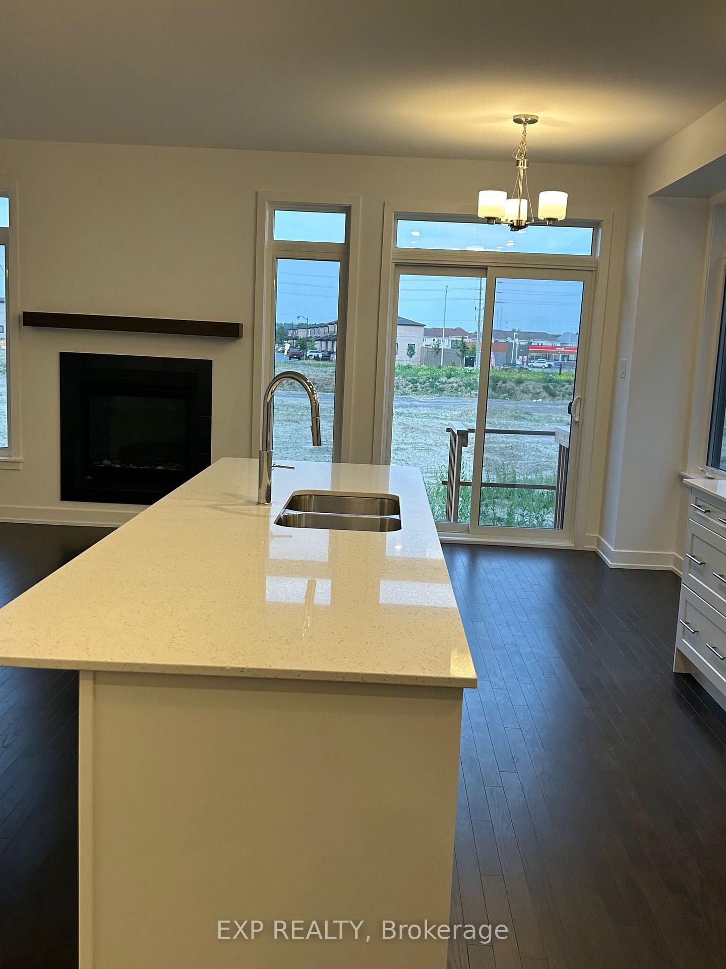 Photo 9 of 307 Monticello Avenue, Ottawa, Kanata - Emerald Meadows/Trailwest — HOMEH