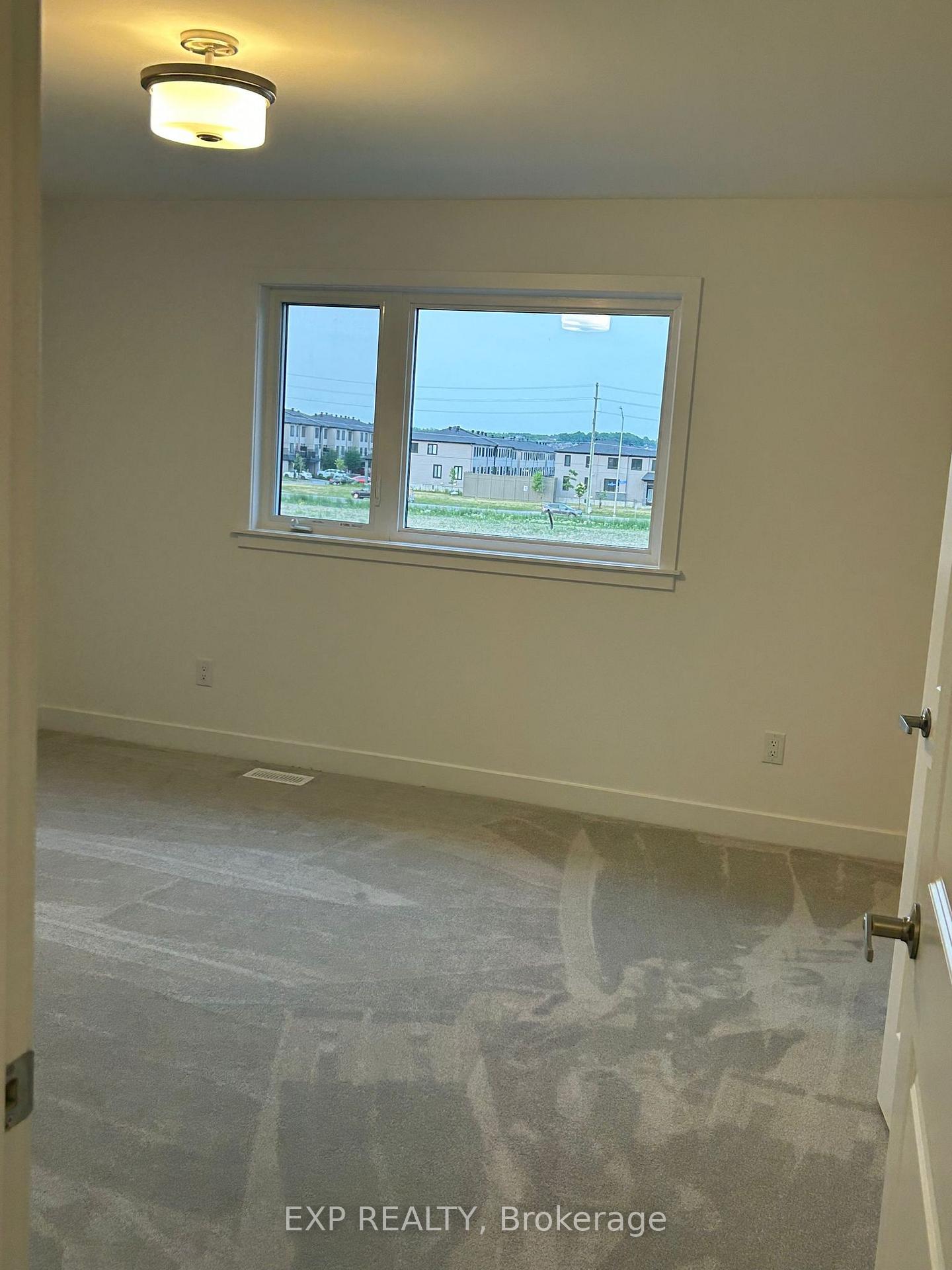 Photo 11 of 307 Monticello Avenue, Ottawa, Kanata - Emerald Meadows/Trailwest — HOMEH