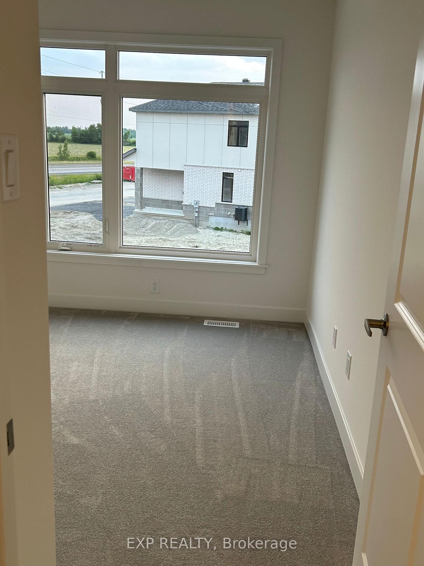 Photo 17 of 307 Monticello Avenue, Ottawa, Kanata - Emerald Meadows/Trailwest — HOMEH