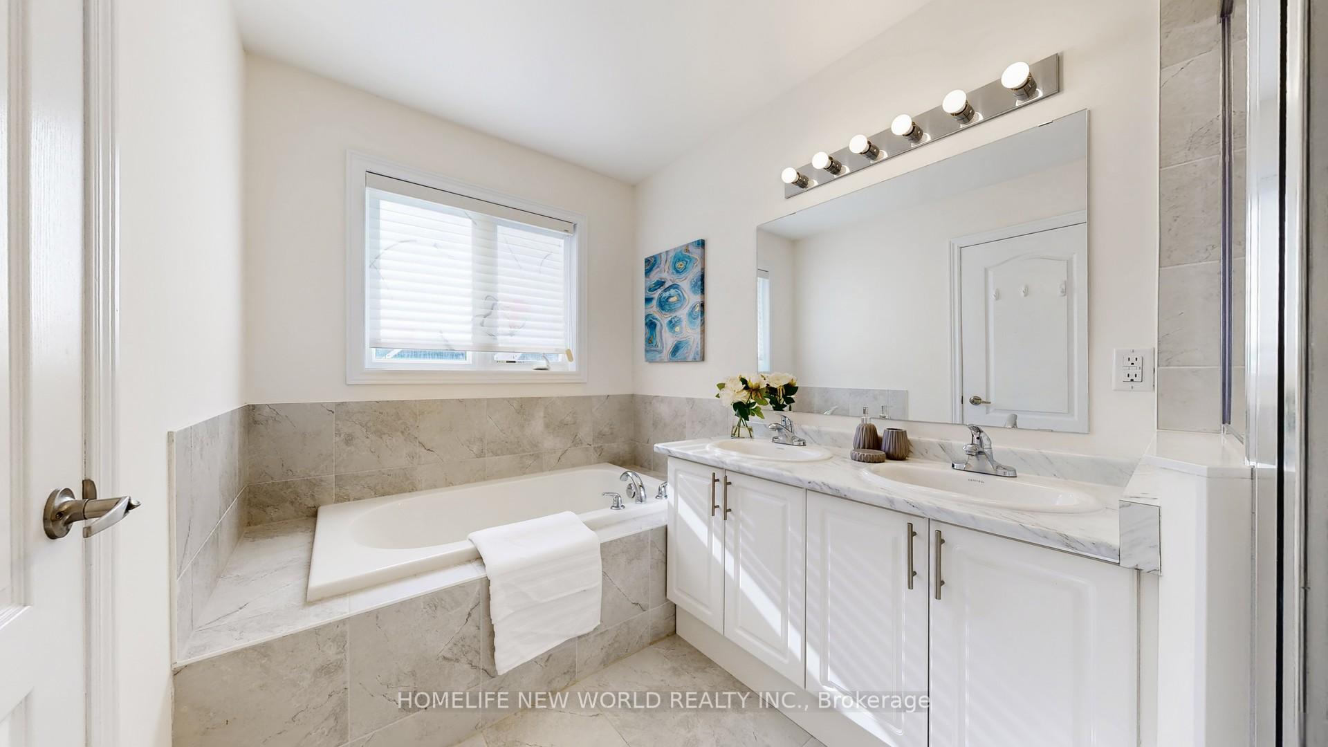Photo 25 of 10 Elphee Lane, Markham, Cornell — HOMEH