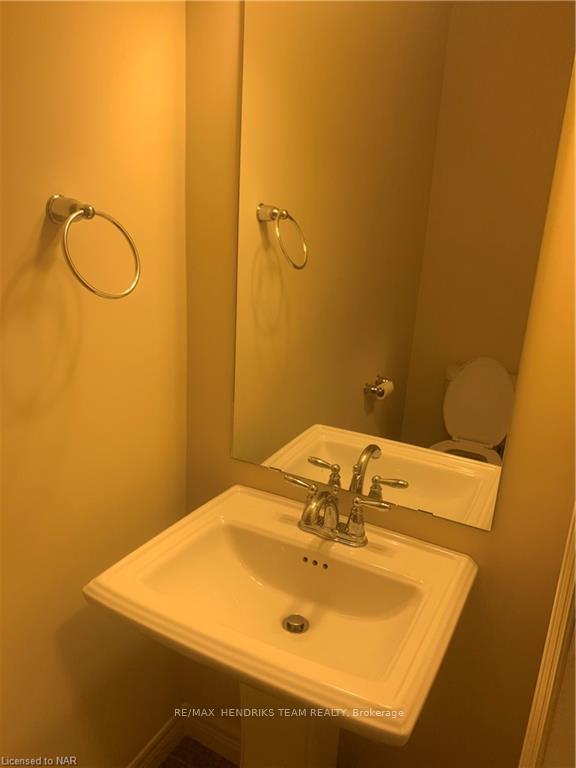 Photo 6 of Unit 35, 201 Westbank Trail, Hamilton, Stoney Creek Mountain — HOMEH