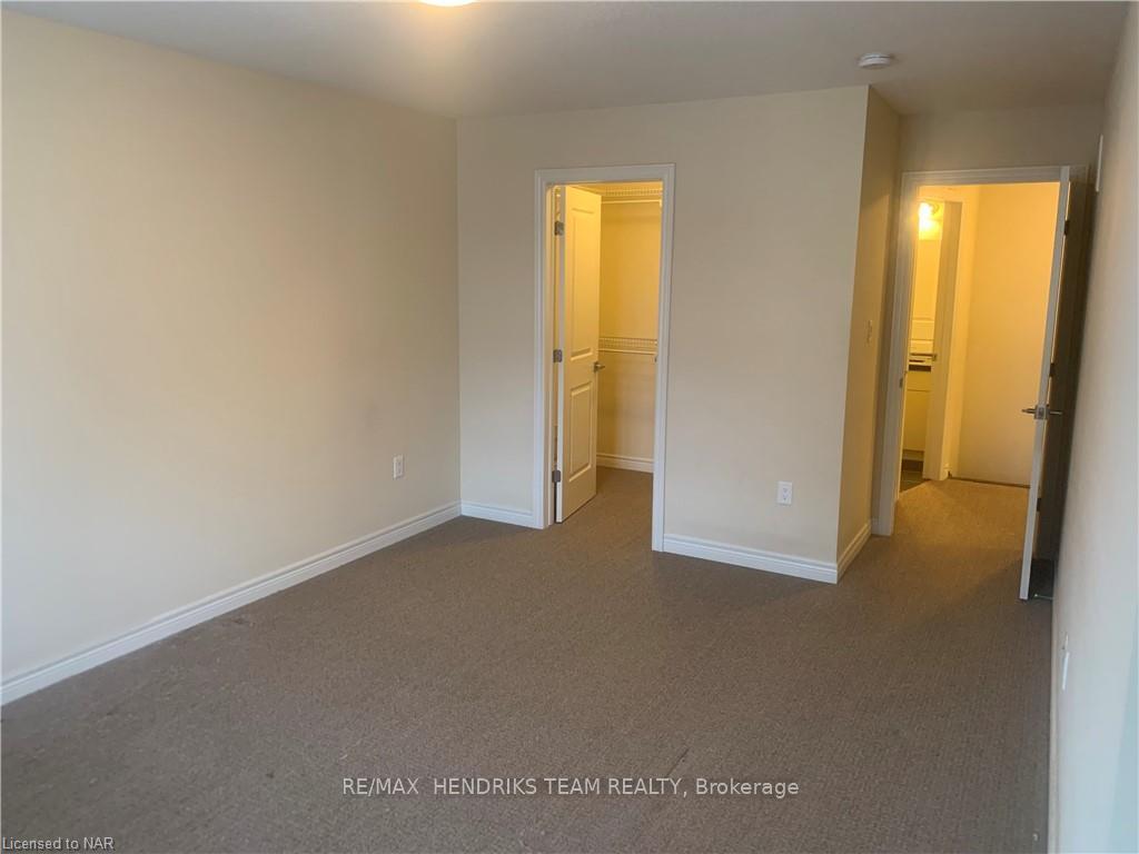 Photo 7 of Unit 35, 201 Westbank Trail, Hamilton, Stoney Creek Mountain — HOMEH