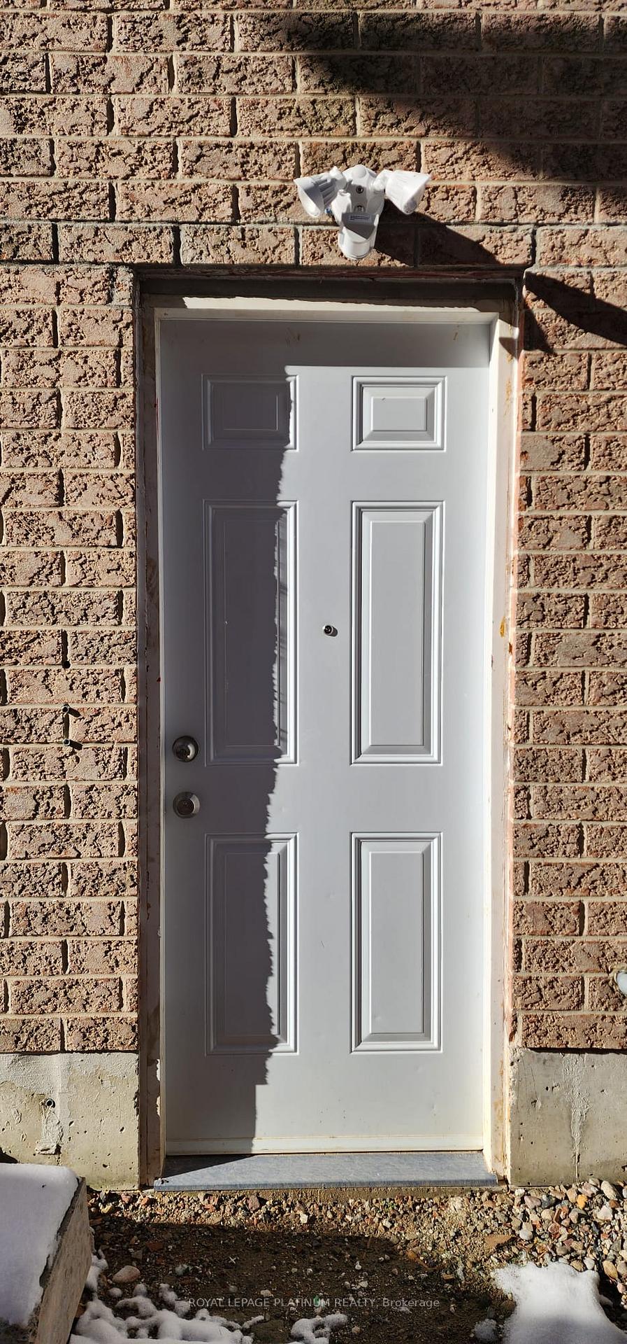 Photo 2 of 617 Windflower Crescent, Kitchener — HOMEH