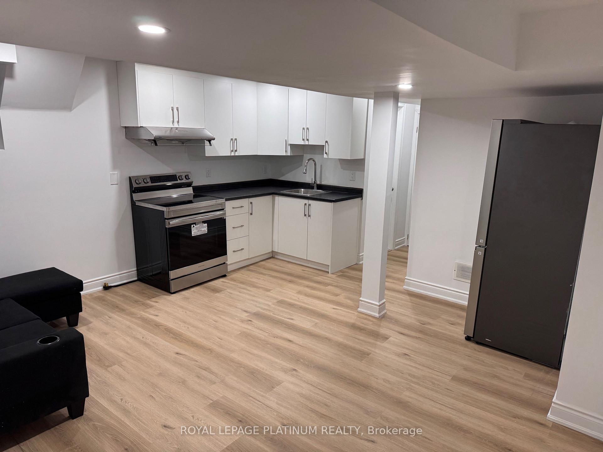 Photo 5 of 617 Windflower Crescent, Kitchener — HOMEH