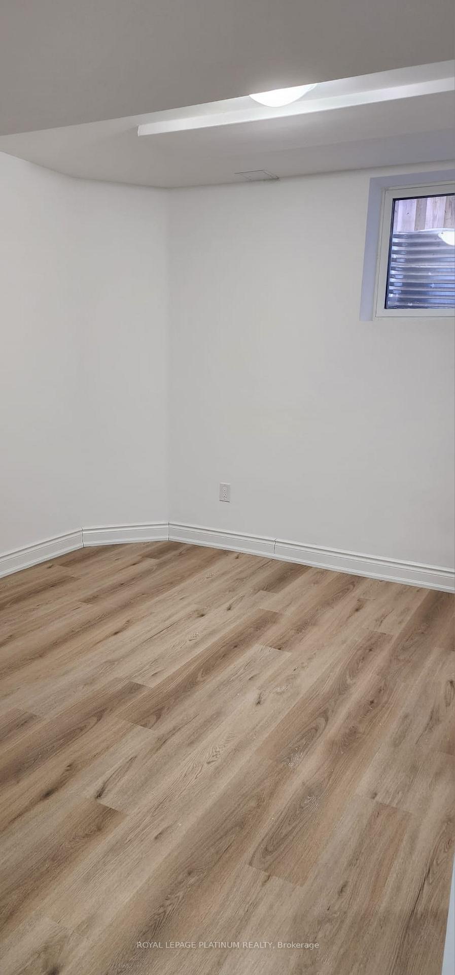 Photo 11 of 617 Windflower Crescent, Kitchener — HOMEH