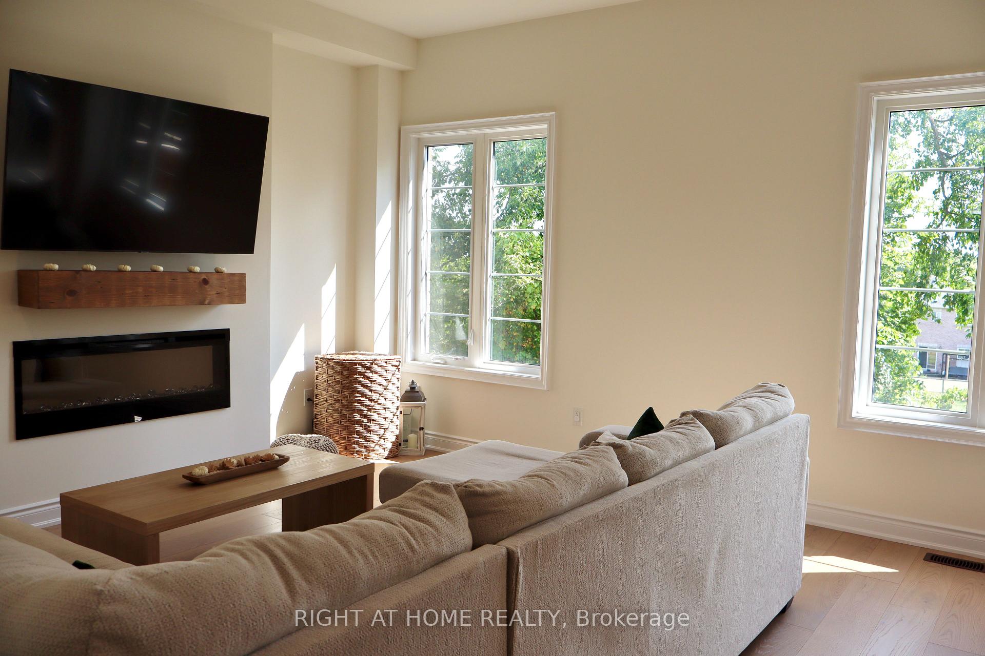 Photo 14 of 1373 Blackmore Street, Innisfil, Alcona — HOMEH