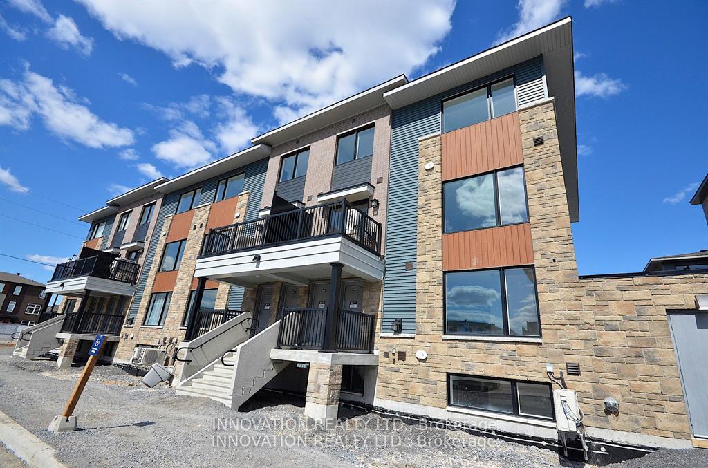 Front of 1429 Creekway Private
