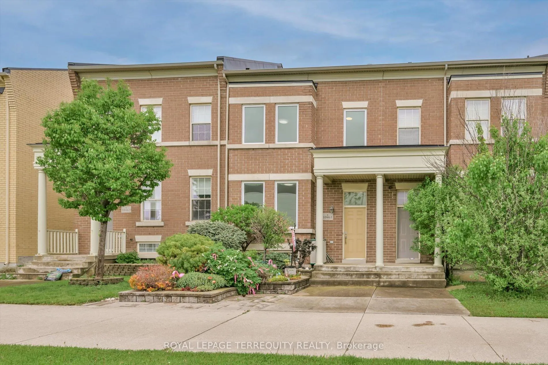 Front of 10461 Woodbine Avenue
