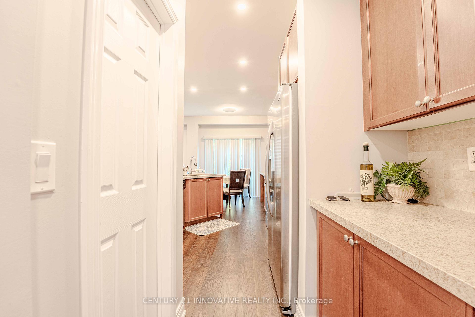 Photo 8 of Unit Upper, 13 Darren Hill Trail, Markham, Greensborough — HOMEH