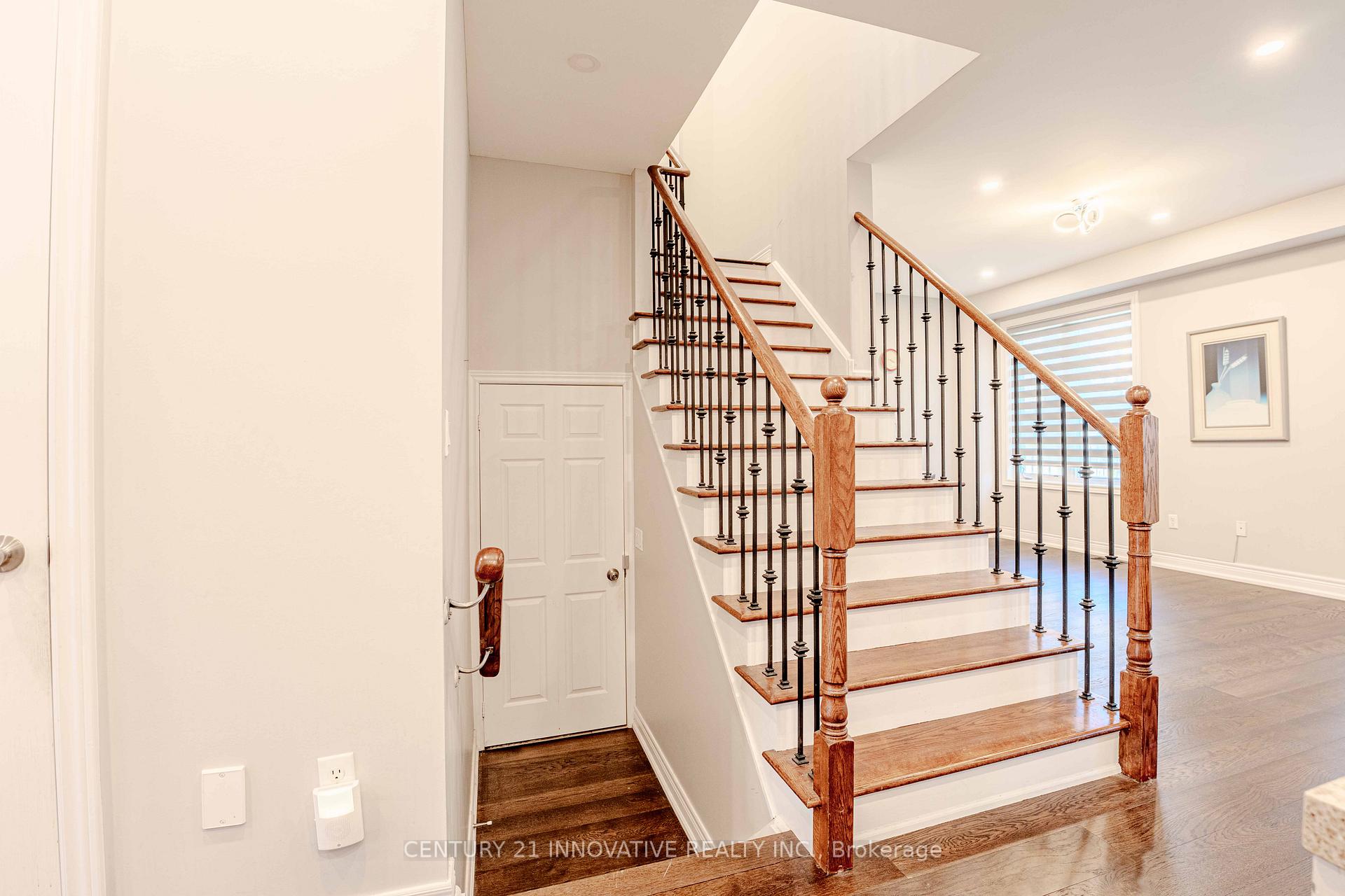 Photo 11 of Unit Upper, 13 Darren Hill Trail, Markham, Greensborough — HOMEH
