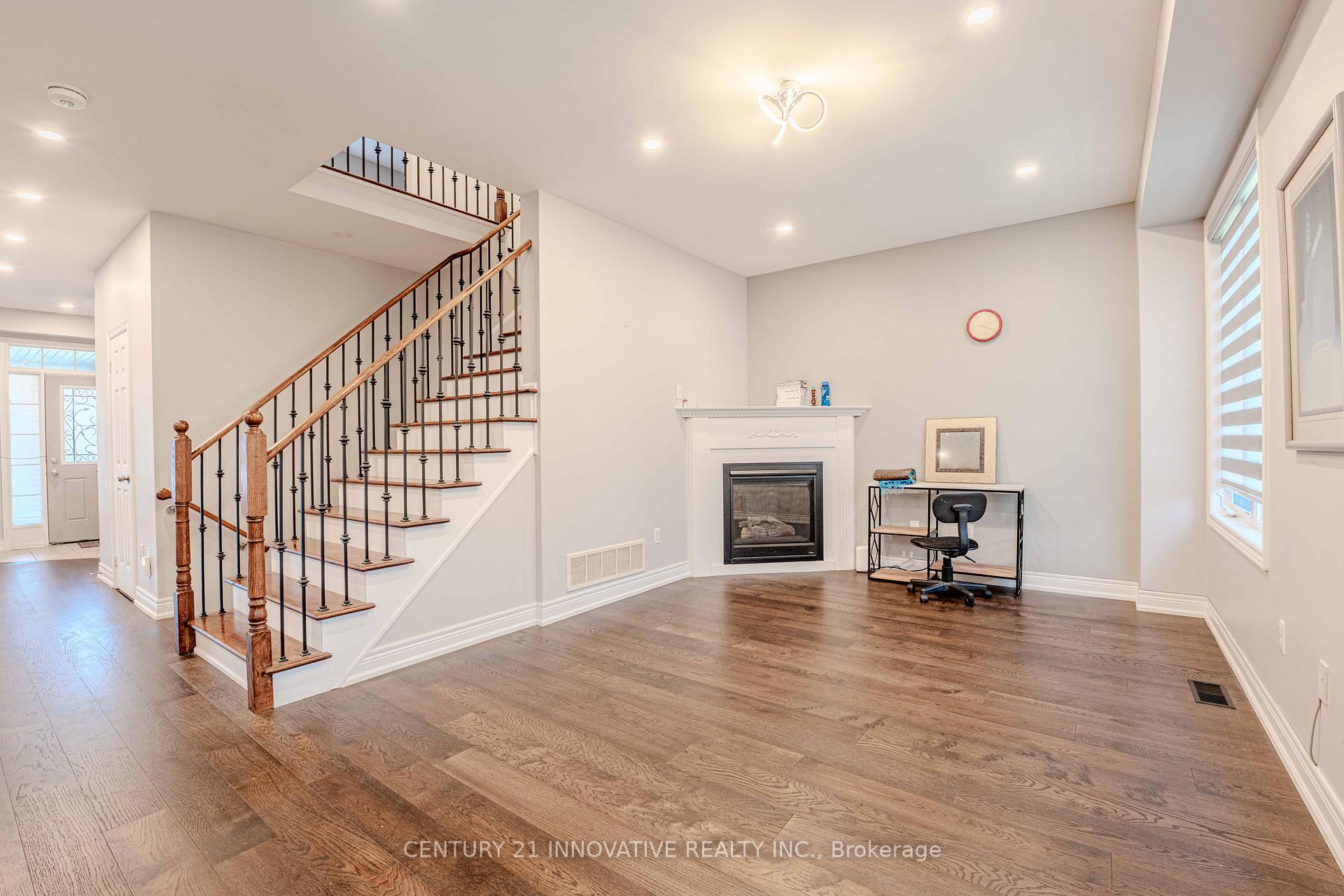 Photo 13 of Unit Upper, 13 Darren Hill Trail, Markham, Greensborough — HOMEH