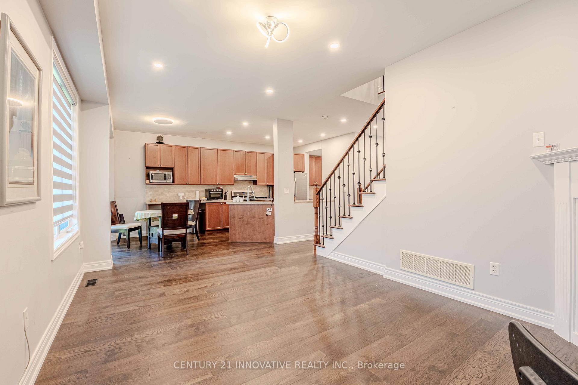 Photo 14 of Unit Upper, 13 Darren Hill Trail, Markham, Greensborough — HOMEH