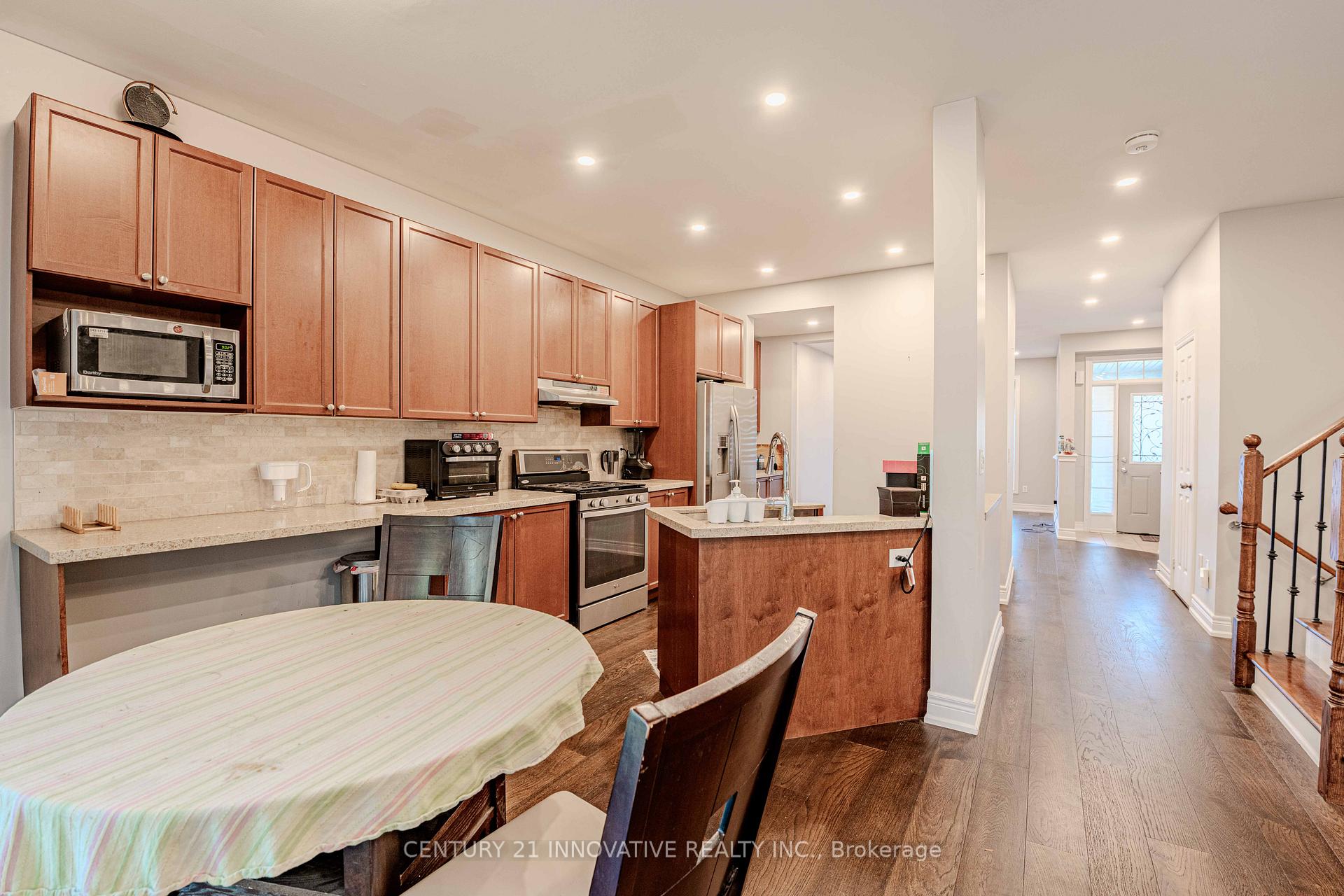 Photo 17 of Unit Upper, 13 Darren Hill Trail, Markham, Greensborough — HOMEH