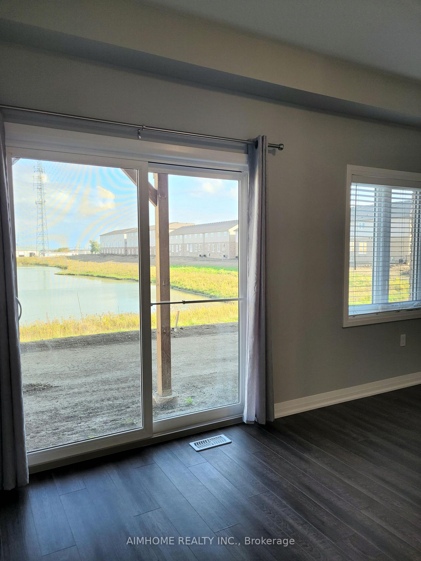 Photo 8 of 32 Canary Grass Boulevard, Hamilton, Hannon — HOMEH