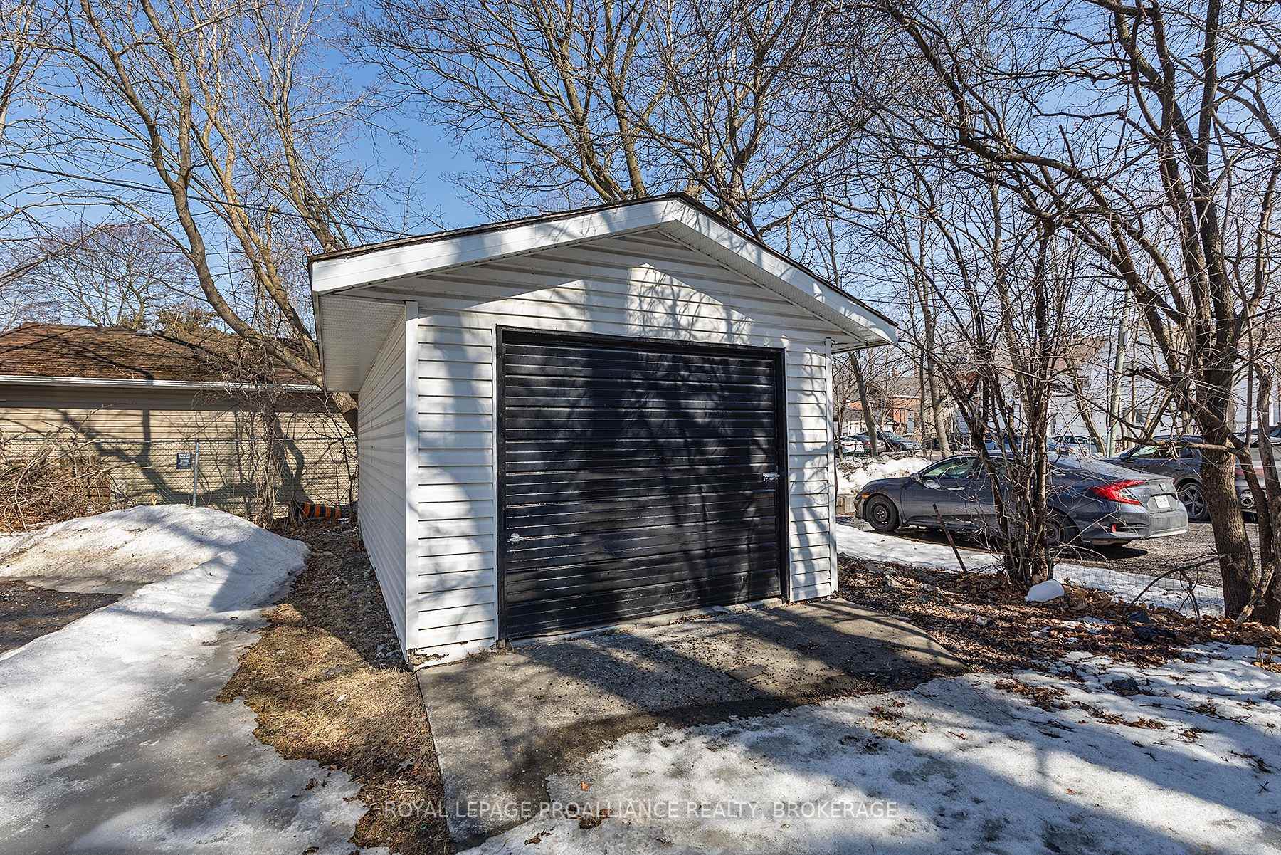 Photo 4 of 521 Johnson Street, Kingston, Central City East — HOMEH