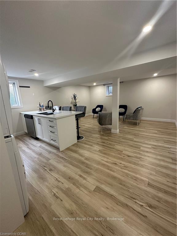 Photo 10 of 186 Natchez Road, Kitchener — HOMEH