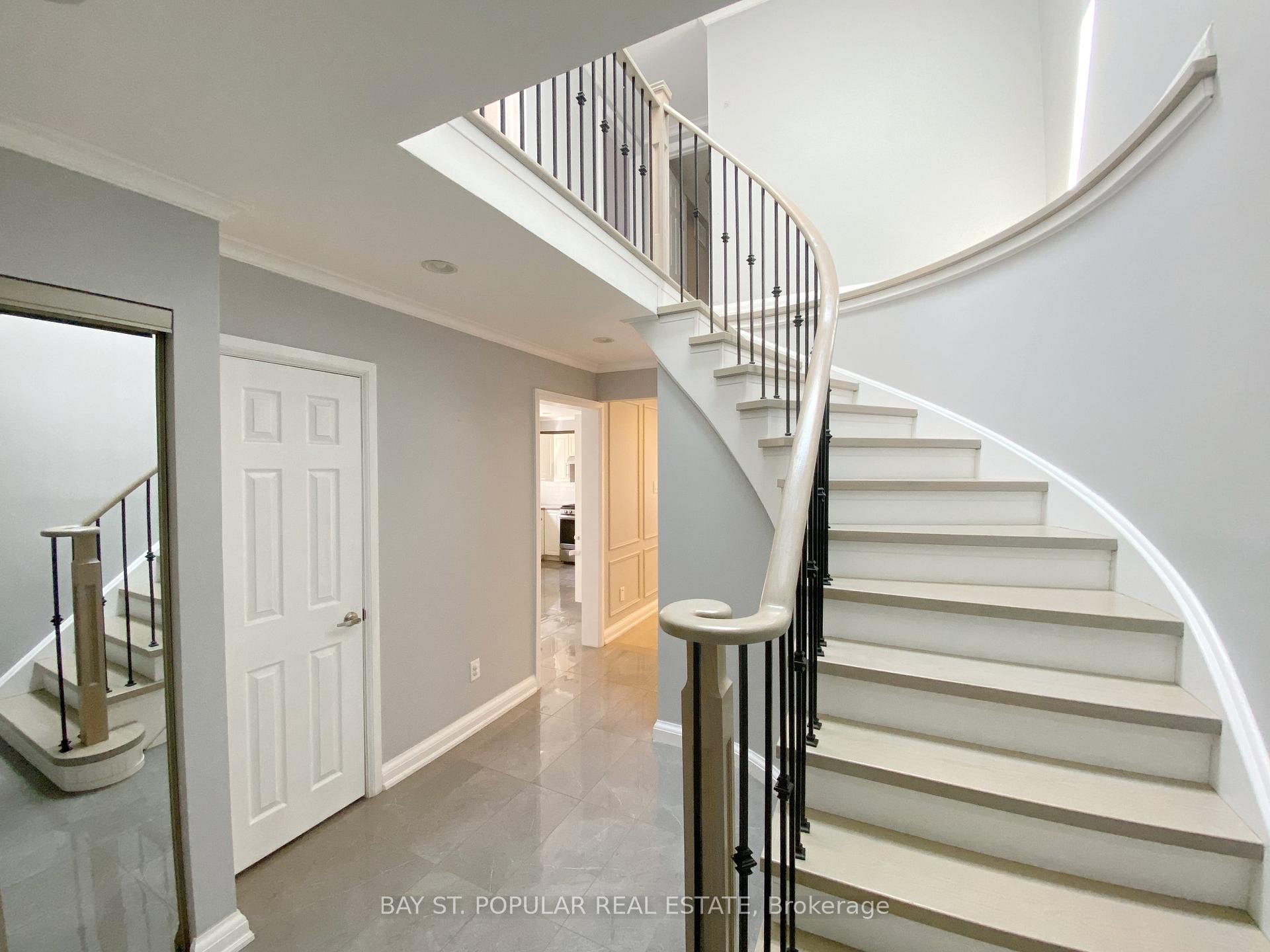 Photo 3 of 54 Charles Alfred Crescent, Markham, Middlefield — HOMEH
