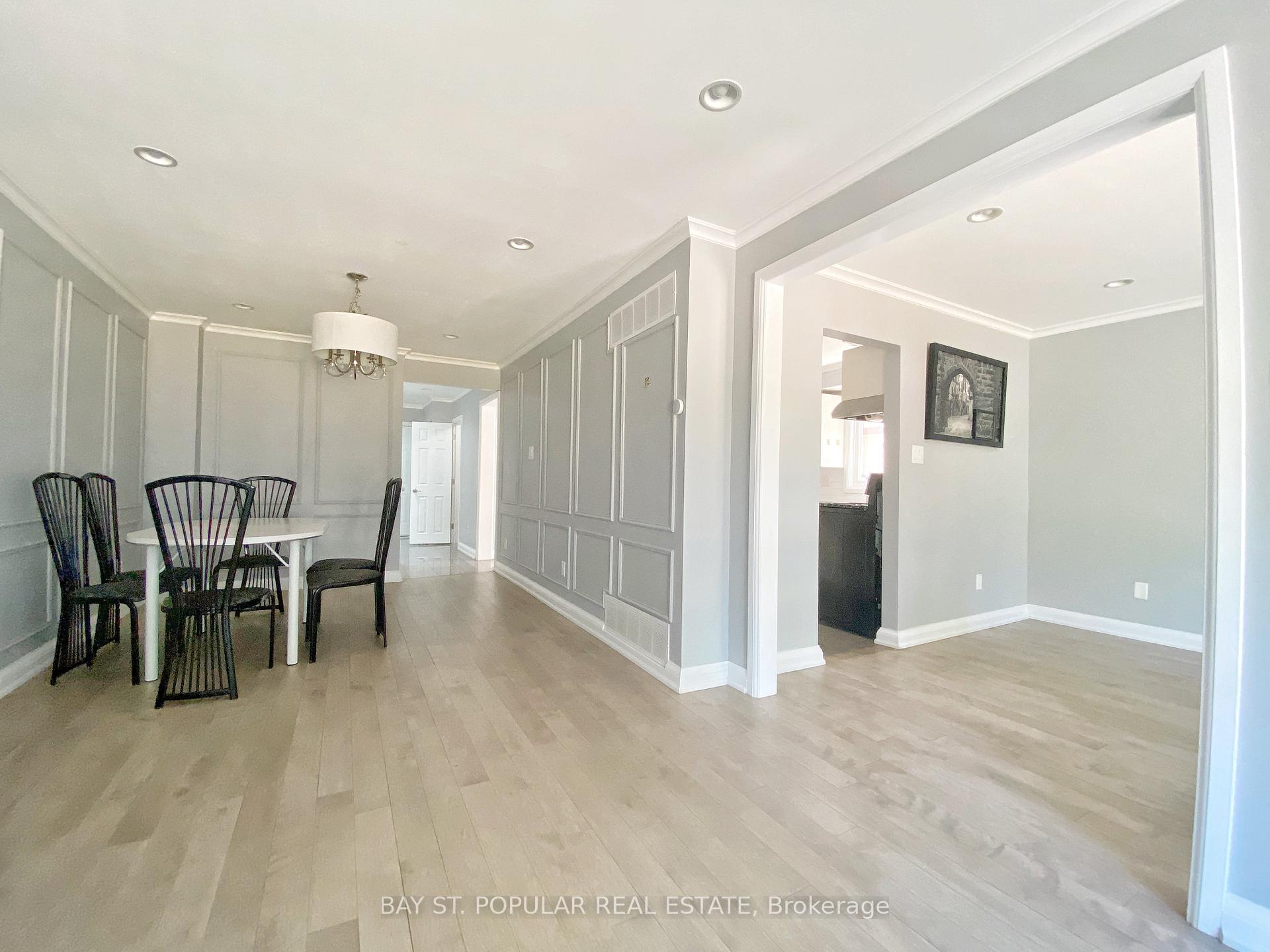 Photo 4 of 54 Charles Alfred Crescent, Markham, Middlefield — HOMEH